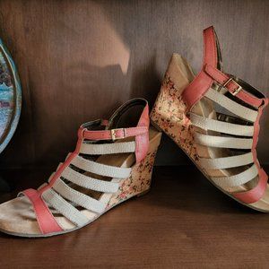 Women's Aerosoles Floral, Khaki & Coral colored Cork Wedges Size 7